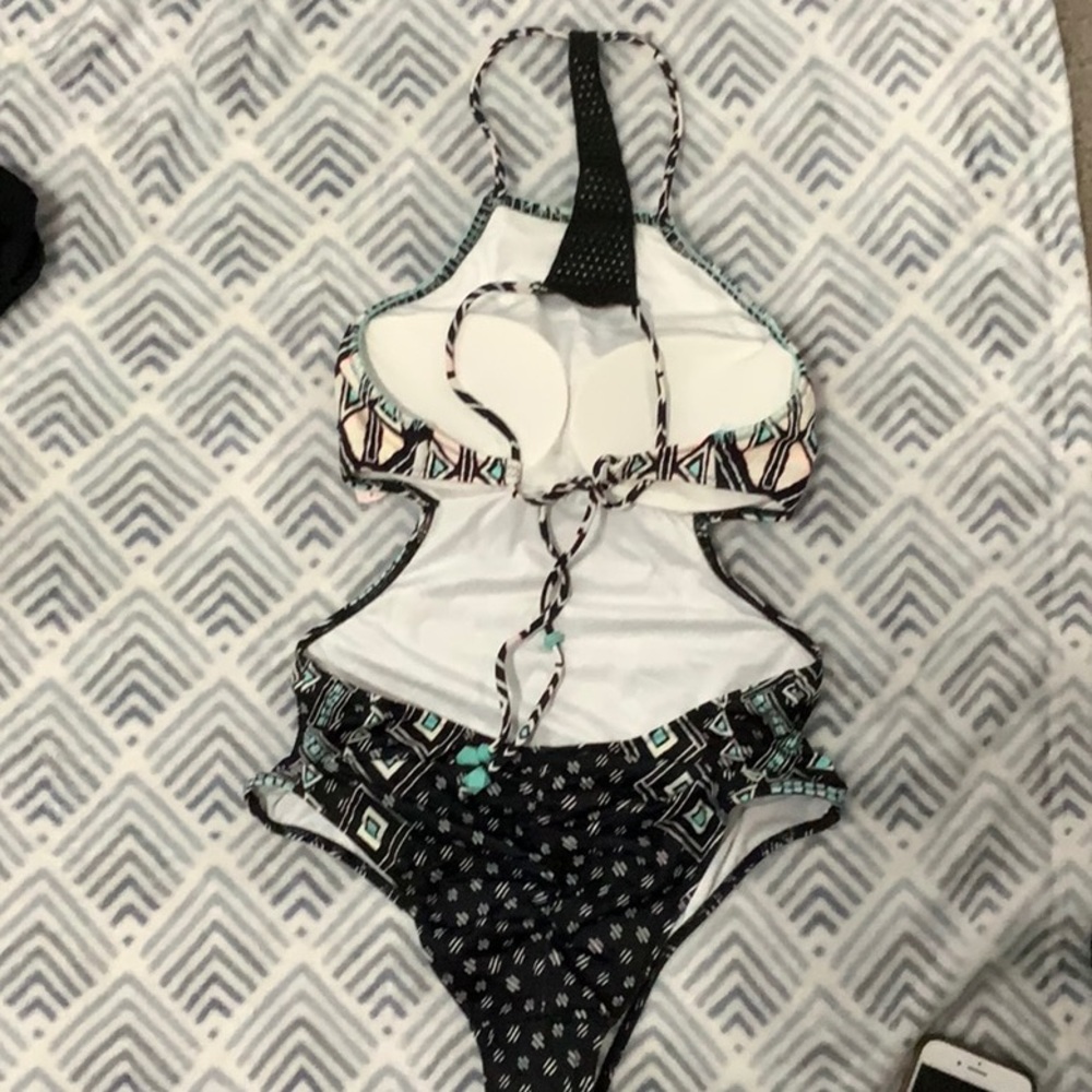 Victoria’s Secret Monokini - Picture 4 of 6
